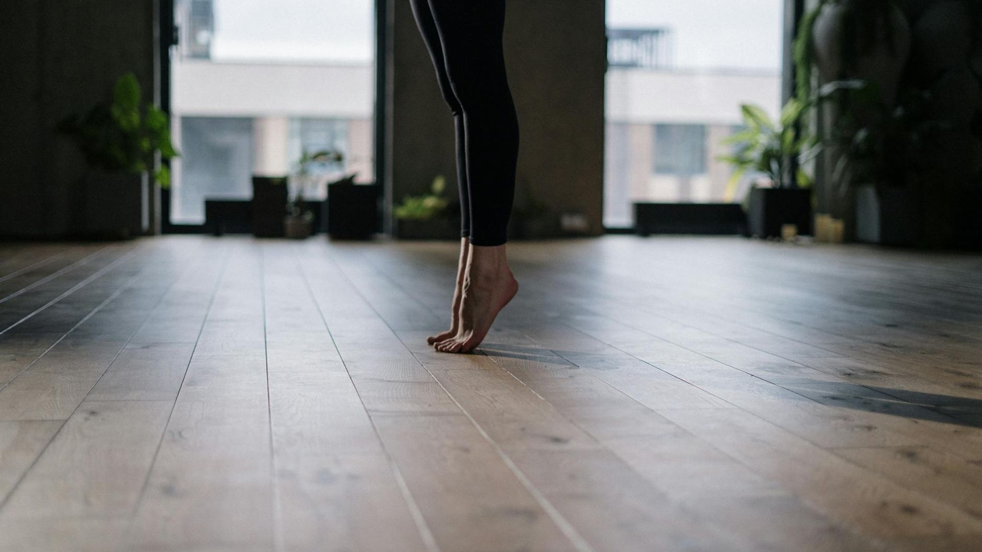 Serene and minimalist space for yoga practice.